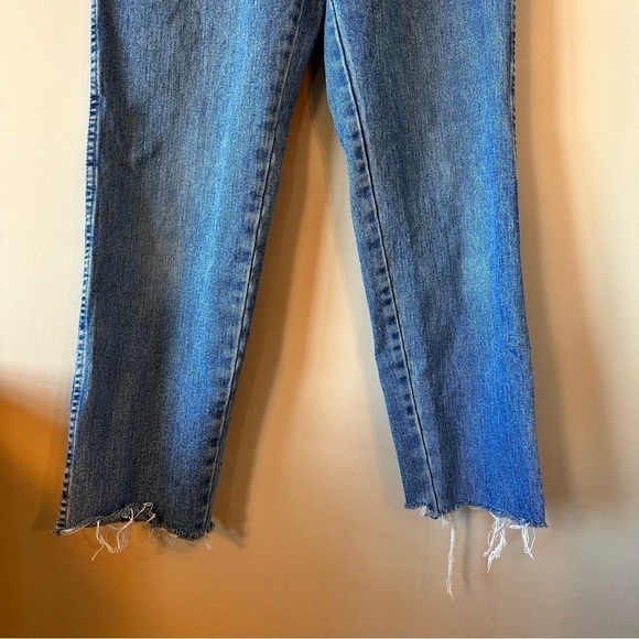 VINTAGE-WRANGLER Hand Painted Heart & Arrow Design High Rise Raw Hem Jean - Picture 10 of 13